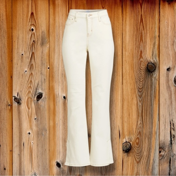 Time and Tru Size 2 Mid Rise Bootcut Winter White Denim Jeans w/Side Vents - Picture 5 of 10